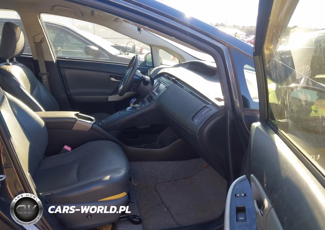 2013 Toyota Prius Three VIN:JTDKN3DU3D1627784 - 5
