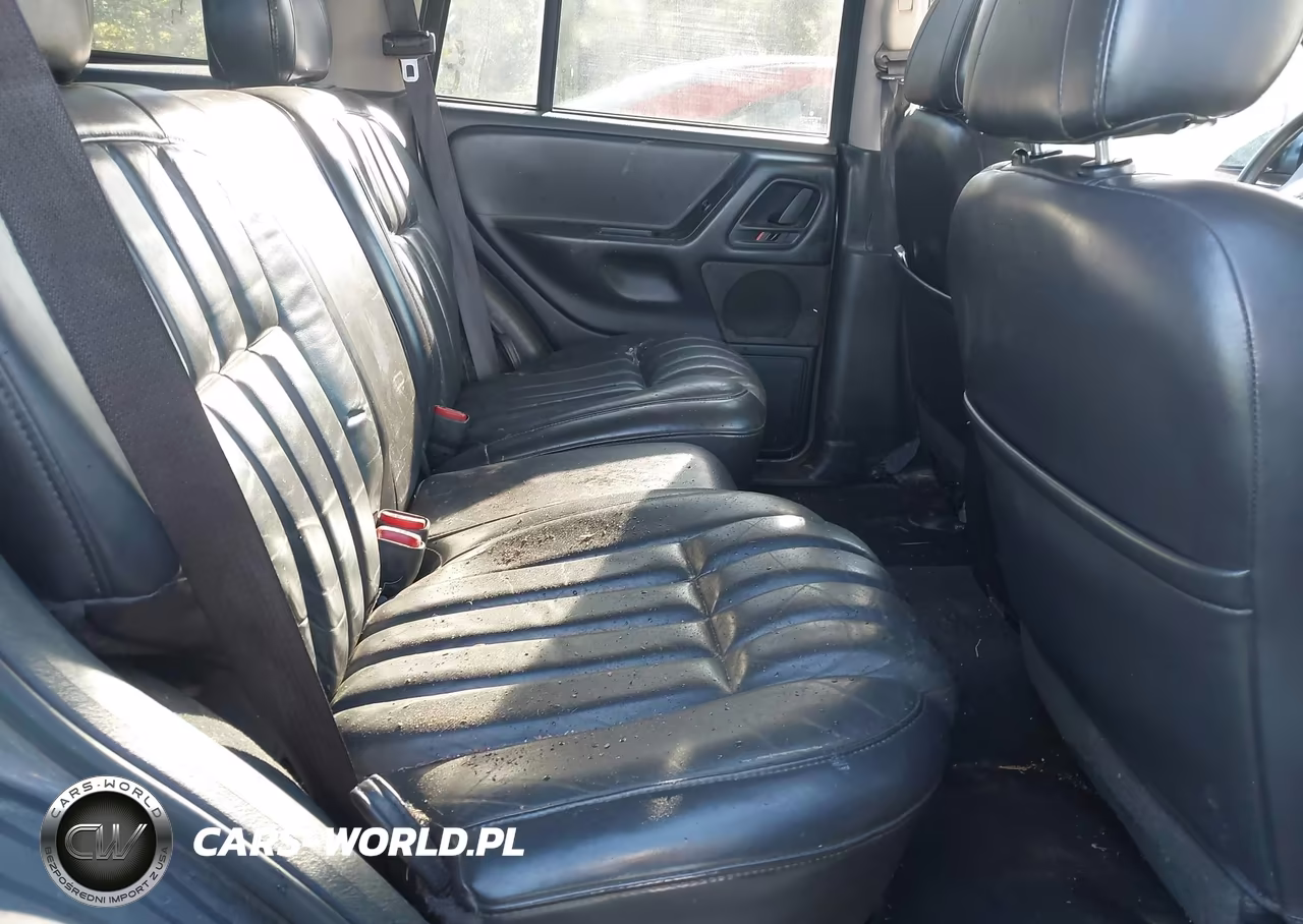 2004 Jeep Grand Cherokee Laredo VIN:1J4GX48SX4C133094 - 8