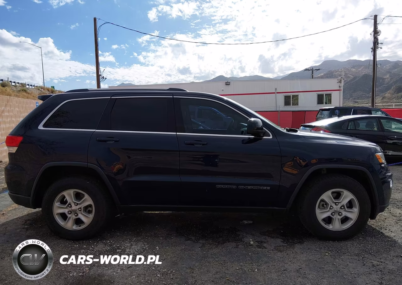 2017 Jeep Grand Cherokee Laredo 4X2 VIN:1C4RJEAG4HC855811 - 18