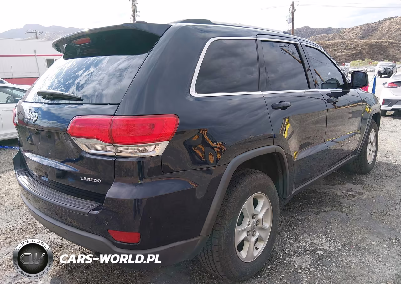 2017 Jeep Grand Cherokee Laredo 4X2 VIN:1C4RJEAG4HC855811 - 4