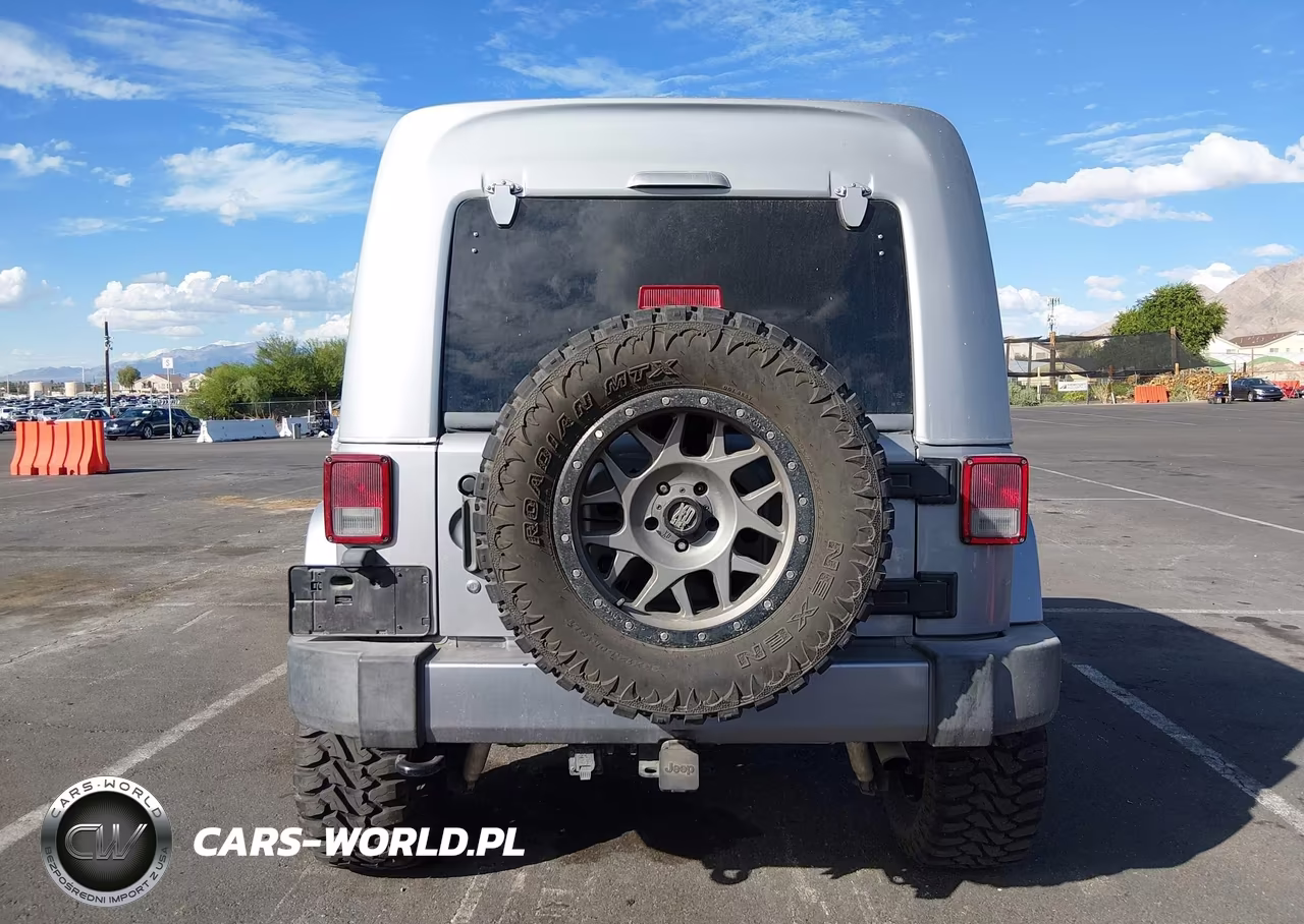 2015 Jeep Wrangler Unlimited Willys Wheeler VIN:1C4BJWDG4FL758835 - 16