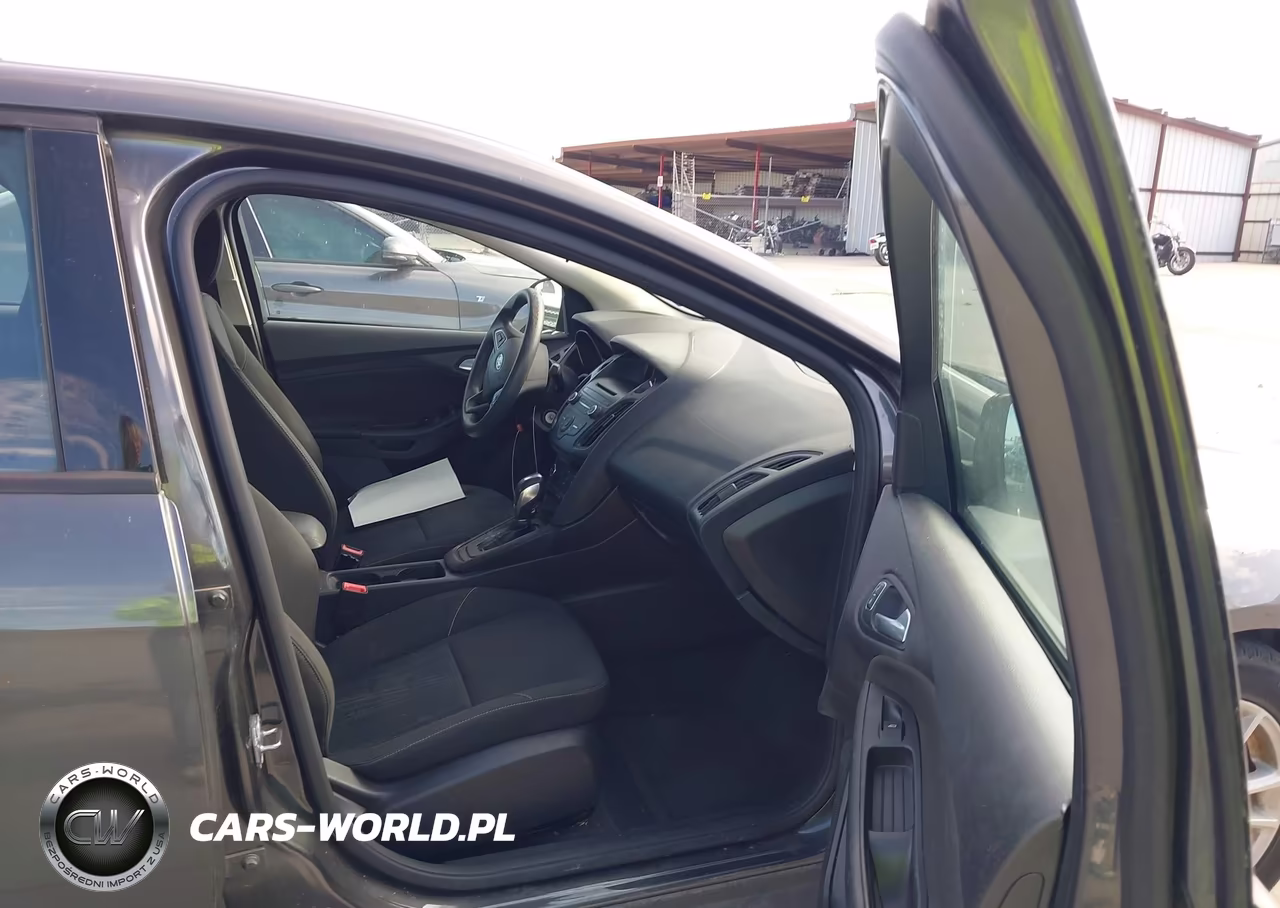 2015 Ford Focus Se VIN:1FADP3F2XFL207693 - 5