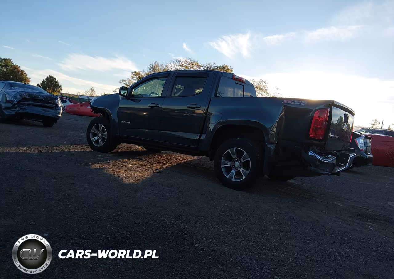2018 Chevrolet Colorado Z71 VIN:1GCGTDEN3J1212467 - 3