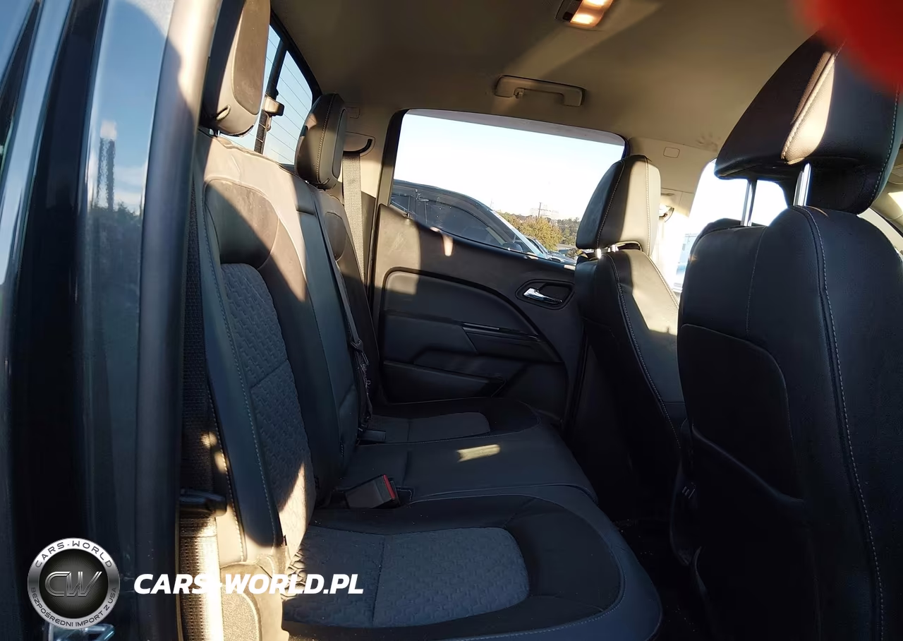 2018 Chevrolet Colorado Z71 VIN:1GCGTDEN3J1212467 - 8