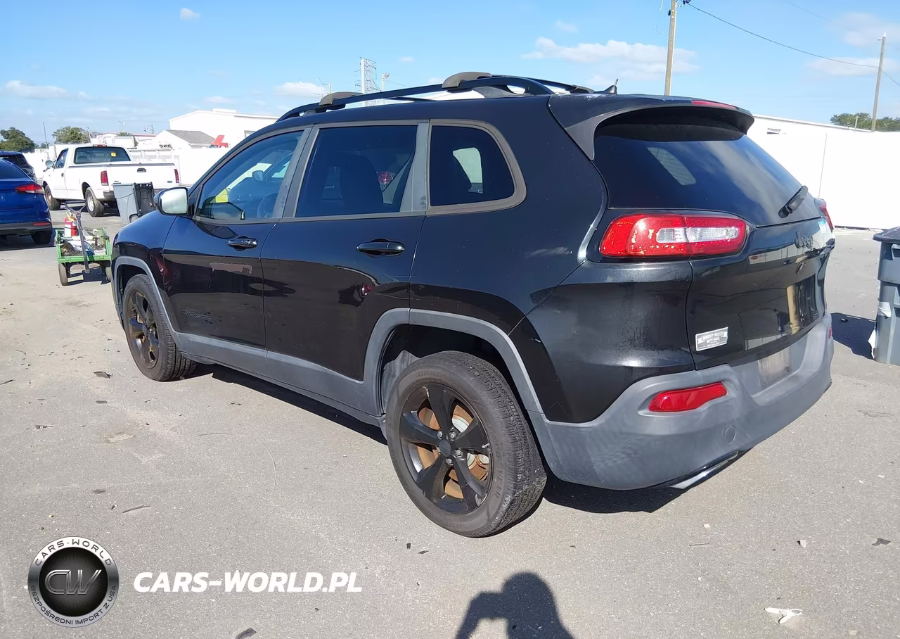 2015 Jeep Cherokee Latitude Altitude VIN:1C4PJLCS8FW722218 - 3