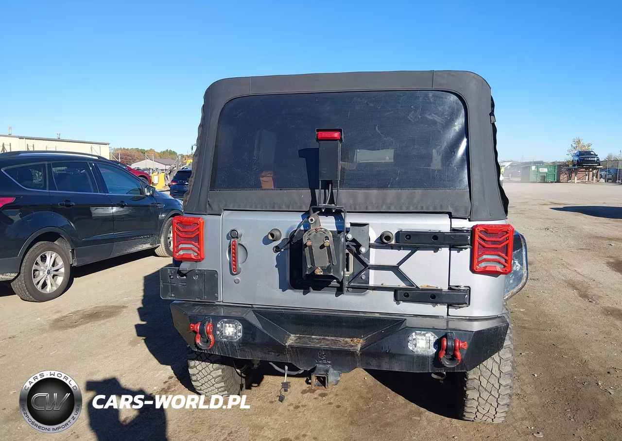 2017 Jeep Wrangler Unlimited Rubicon 4X4 VIN:1C4BJWFGXHL523890 - 16