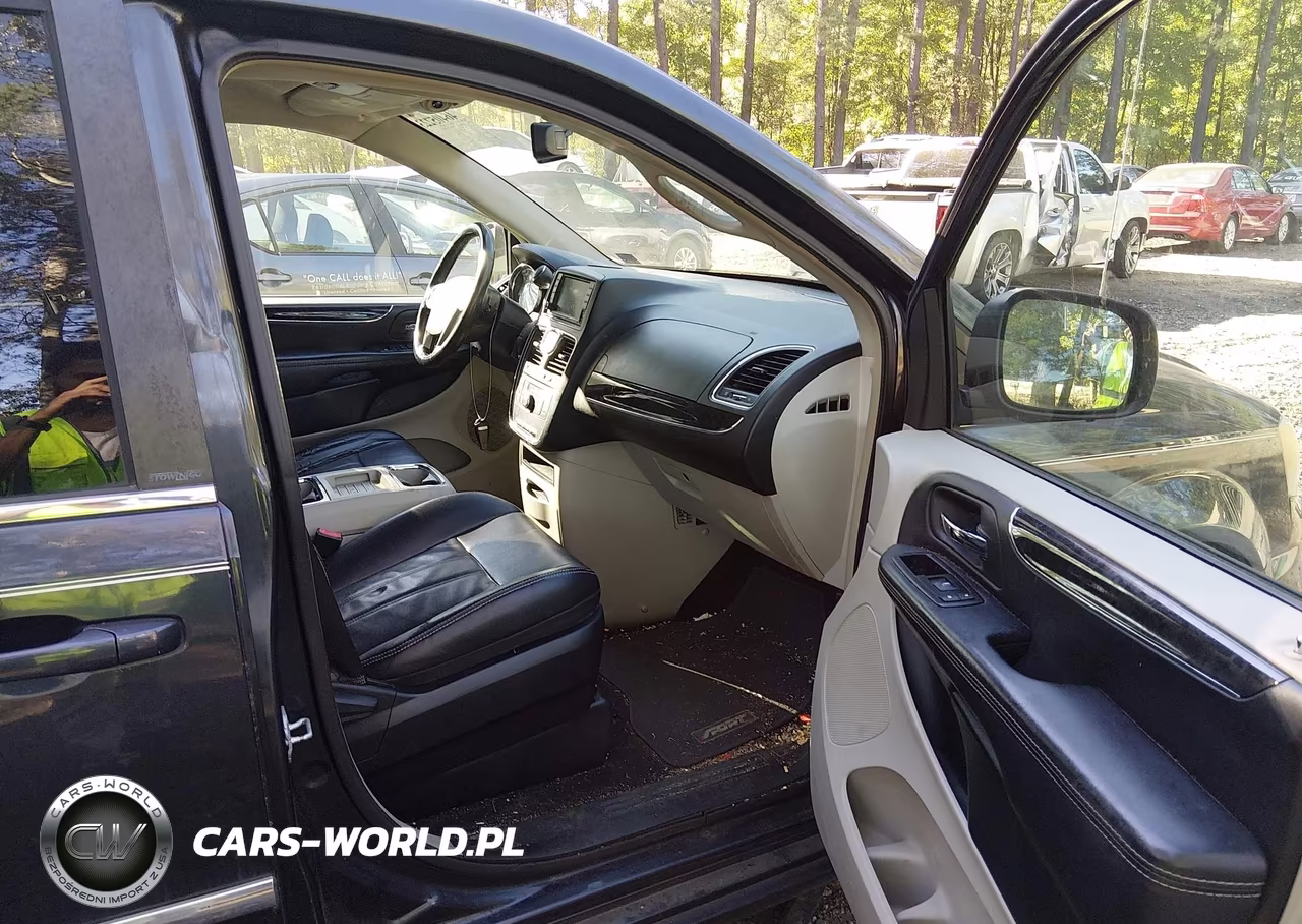 2014 Chrysler Town & Country Touring VIN:2C4RC1BG7ER277840 - 5