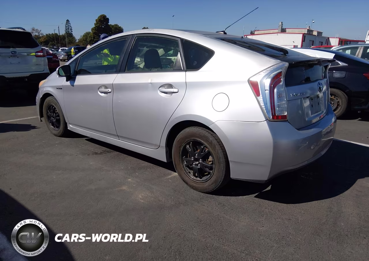 2012 Toyota Prius Three VIN:JTDKN3DU4C1577928 - 3