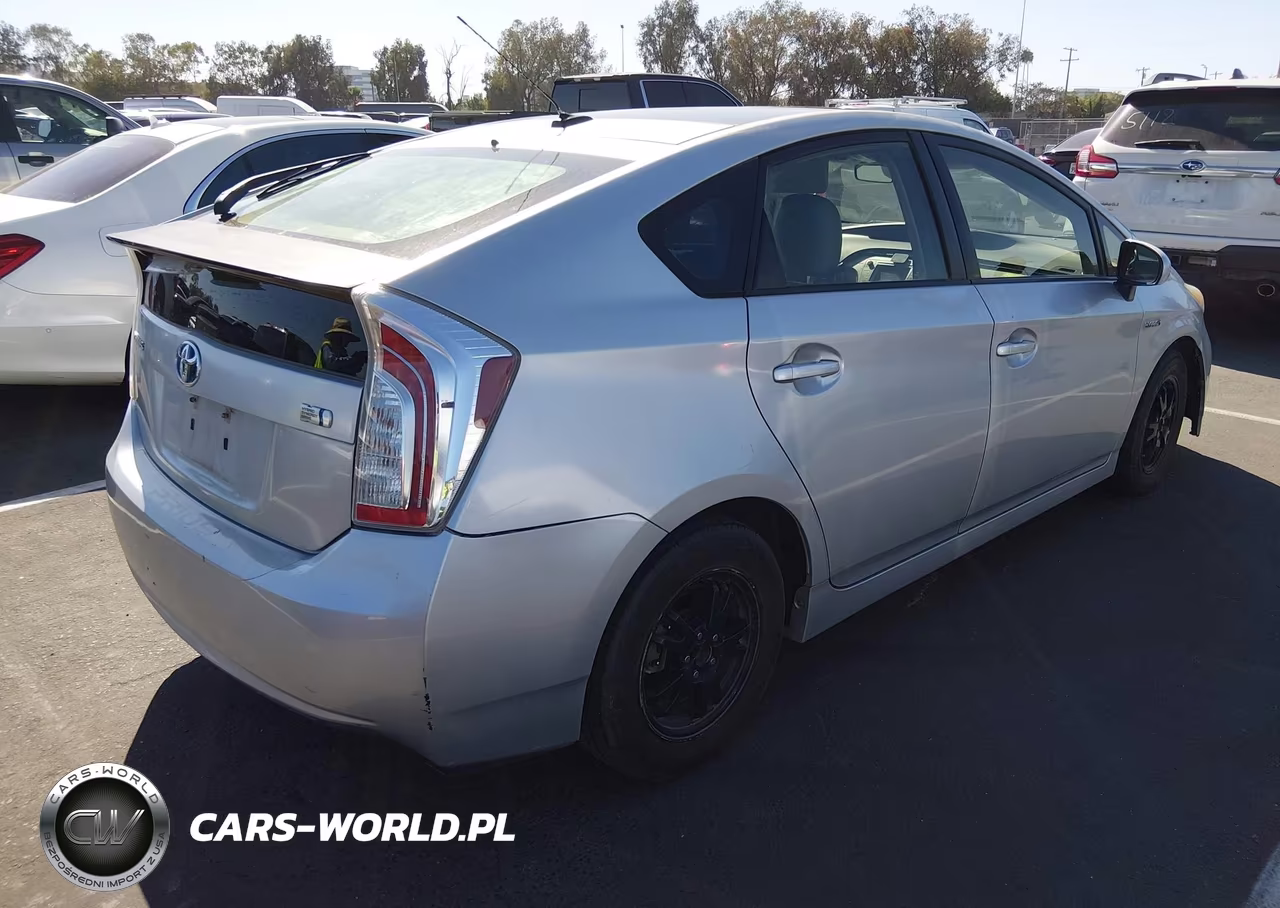 2012 Toyota Prius Three VIN:JTDKN3DU4C1577928 - 4
