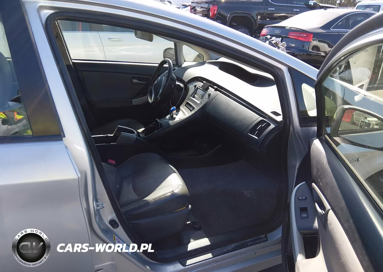 2012 Toyota Prius Three VIN:JTDKN3DU4C1577928 - 5