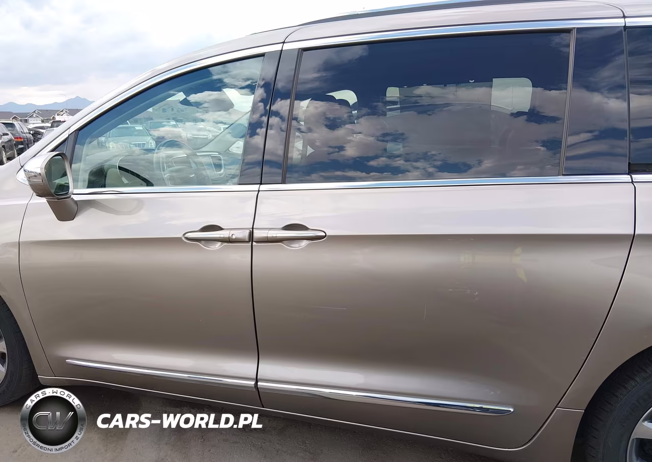 2018 Chrysler Pacifica Limited VIN:2C4RC1GG4JR260206 - 15