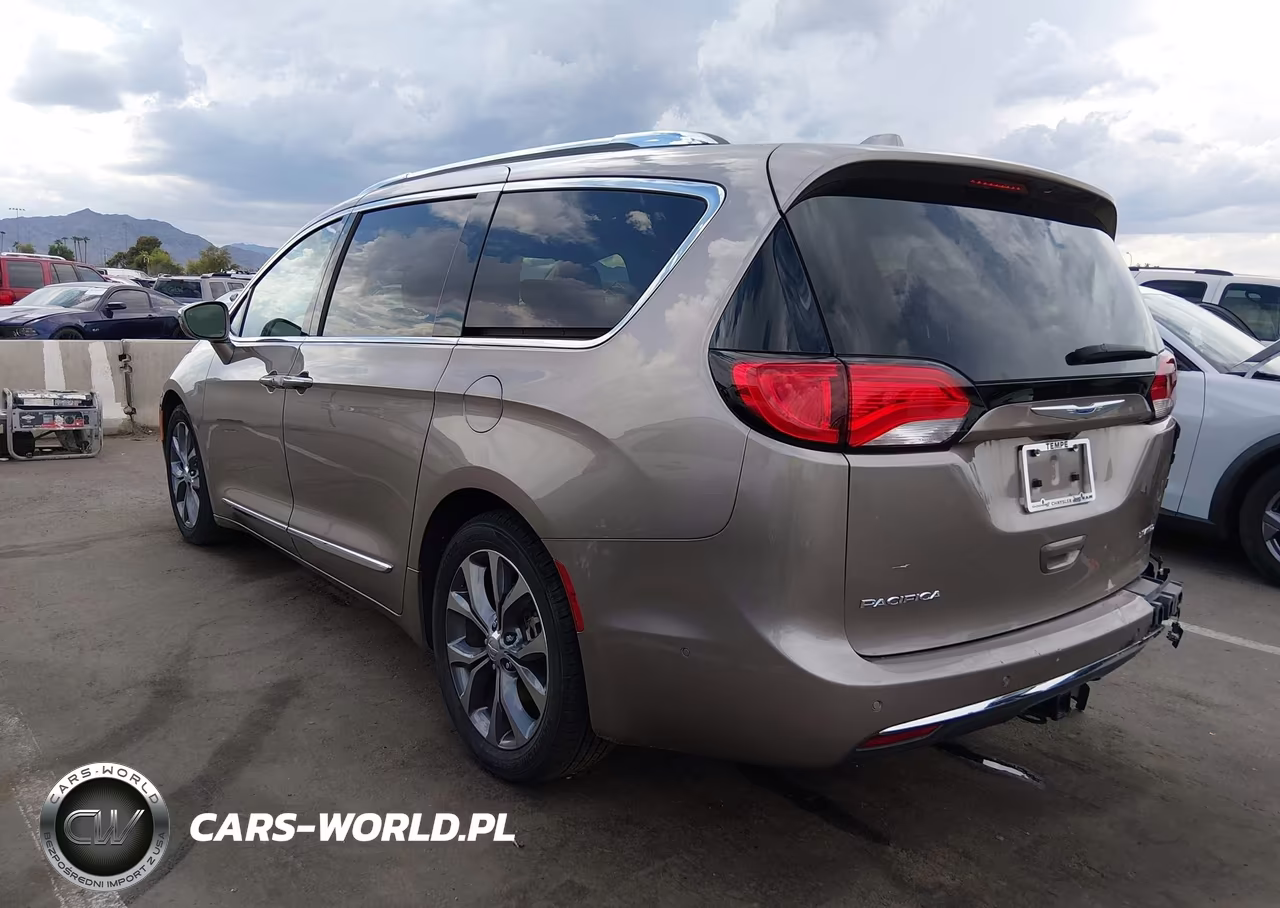 2018 Chrysler Pacifica Limited VIN:2C4RC1GG4JR260206 - 3