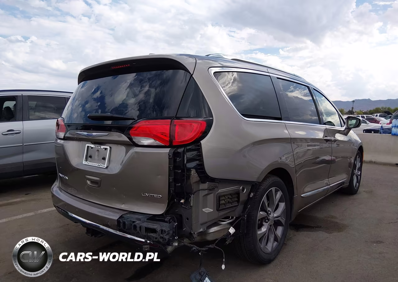2018 Chrysler Pacifica Limited VIN:2C4RC1GG4JR260206 - 6