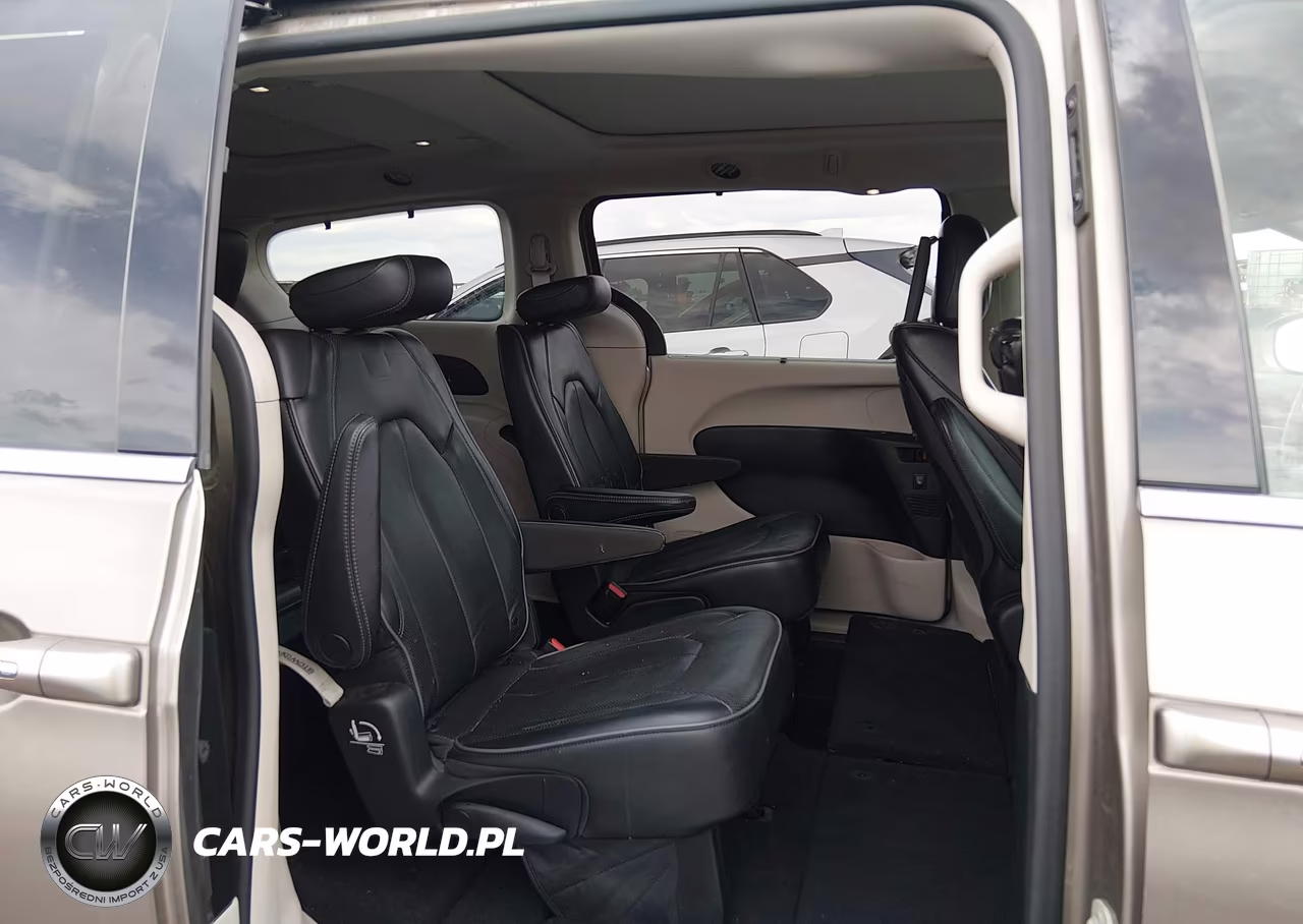 2018 Chrysler Pacifica Limited VIN:2C4RC1GG4JR260206 - 8
