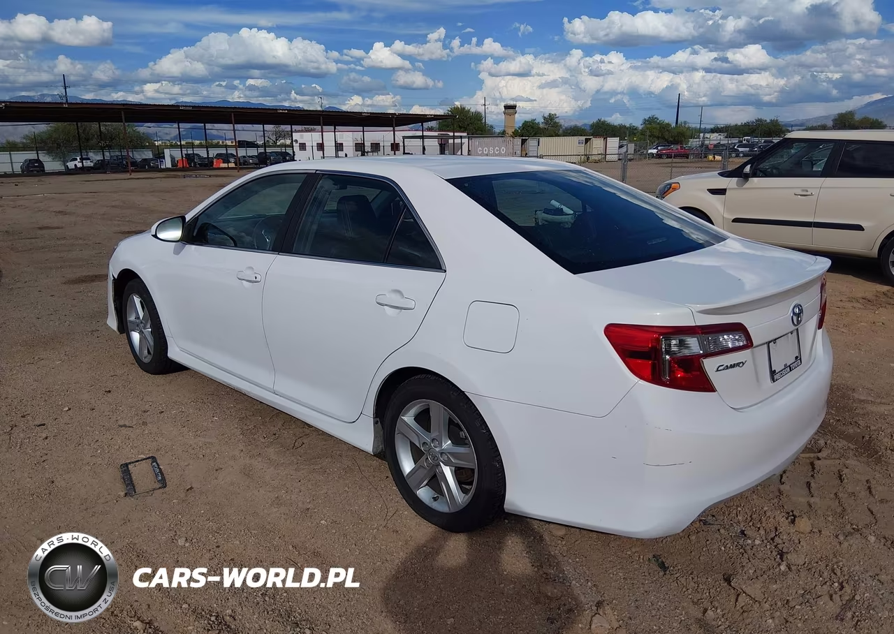 2013 Toyota Camry Se VIN:4T1BF1FK0DU704411 - 3
