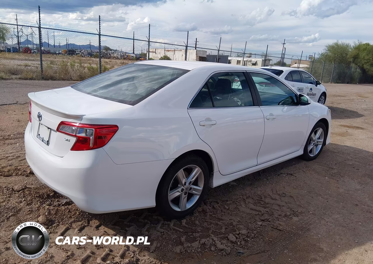 2013 Toyota Camry Se VIN:4T1BF1FK0DU704411 - 4