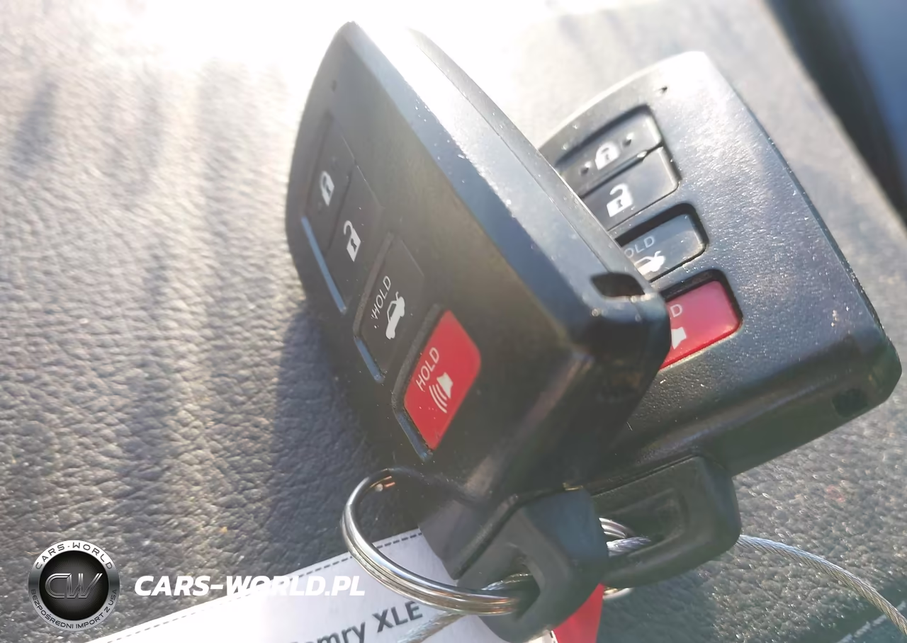 2014 Toyota Camry Xle V6 VIN:4T1BK1FK1EU538977 - 11