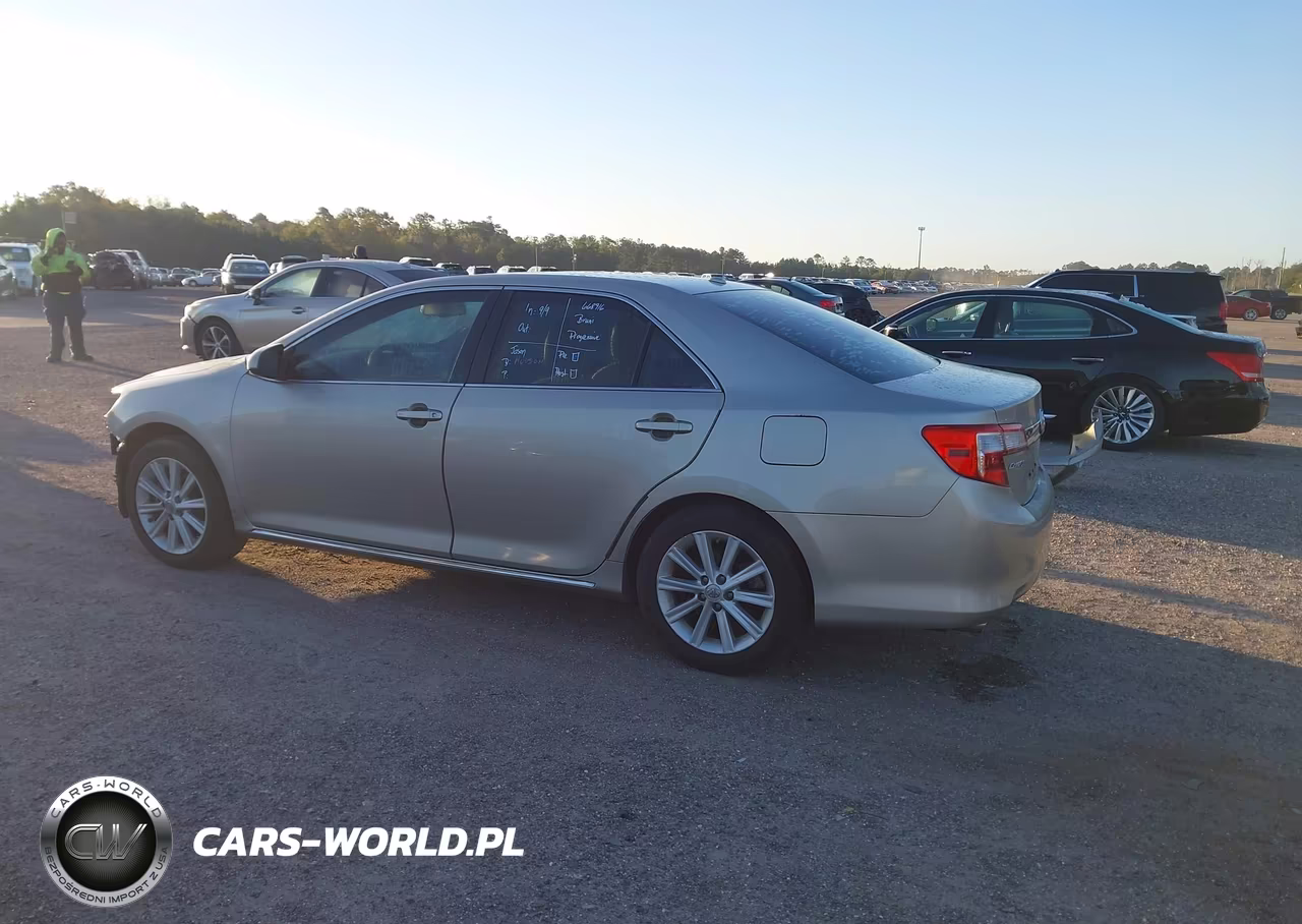 2014 Toyota Camry Xle V6 VIN:4T1BK1FK1EU538977 - 3