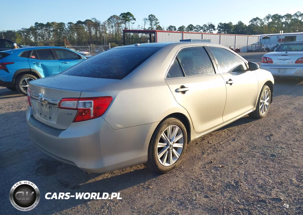 2014 Toyota Camry Xle V6 VIN:4T1BK1FK1EU538977 - 4