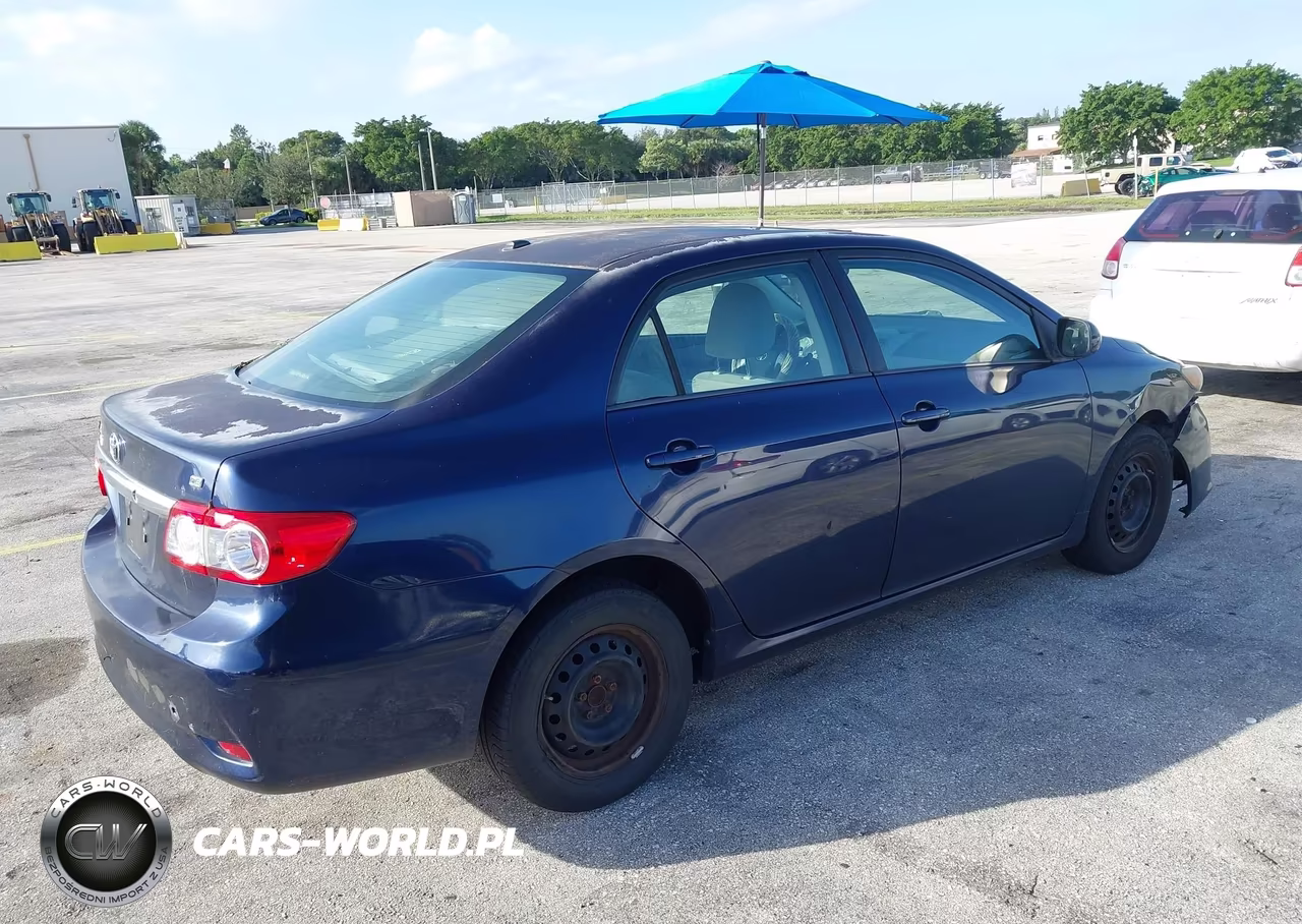 2011 Toyota Corolla Le VIN:2T1BU4EE8BC650826 - 4