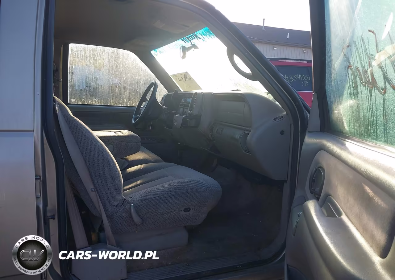 1999 Chevrolet Tahoe Ls VIN:1GNEK13RXXJ350327 - 5