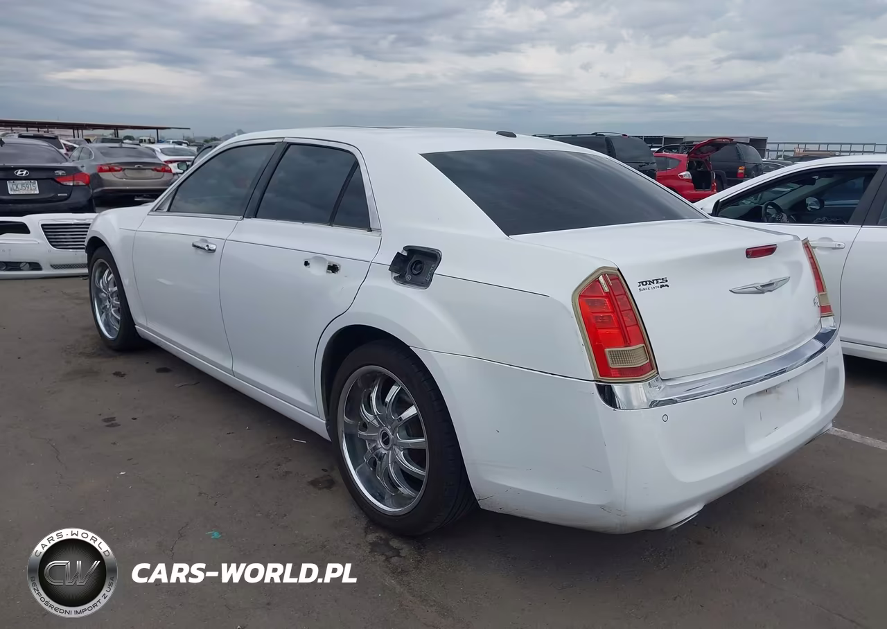 2011 Chrysler 300C VIN:2C3CA6CT8BH582581 - 3
