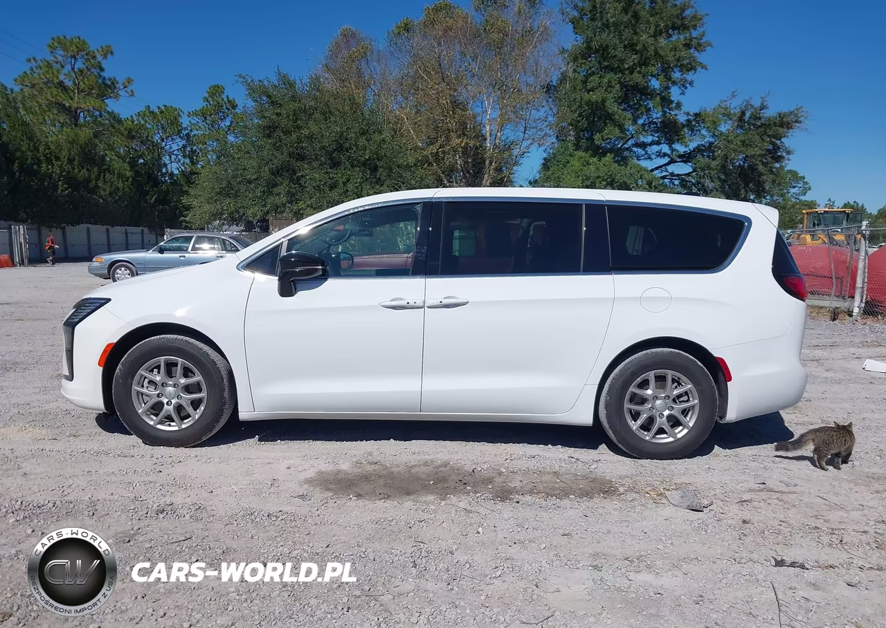2027 Chrysler Pacifica VIN:2C4RC1BG5VR576193 - 15