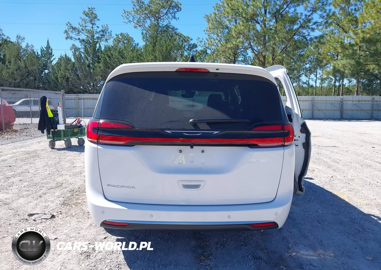 2027 Chrysler Pacifica VIN:2C4RC1BG5VR576193 - 17