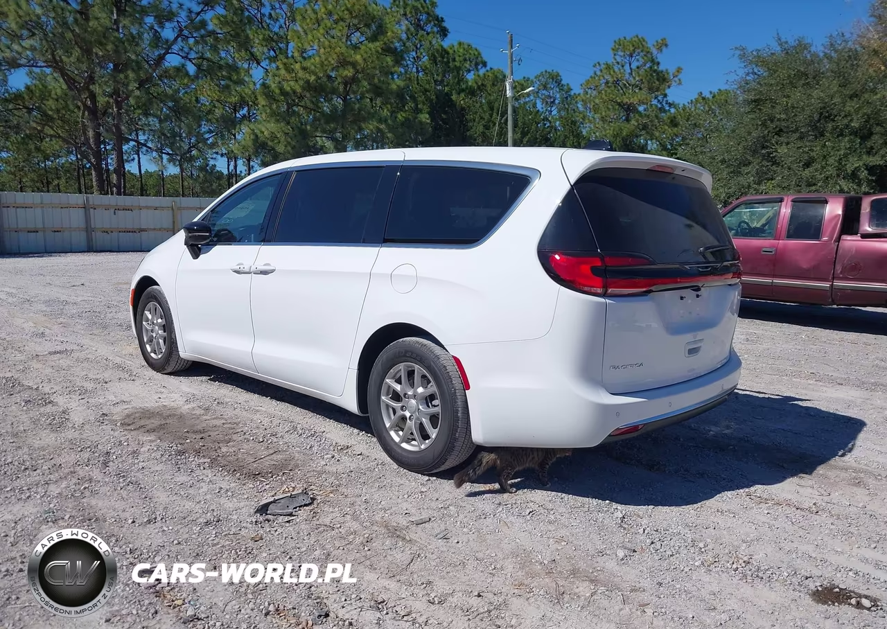 2027 Chrysler Pacifica VIN:2C4RC1BG5VR576193 - 3
