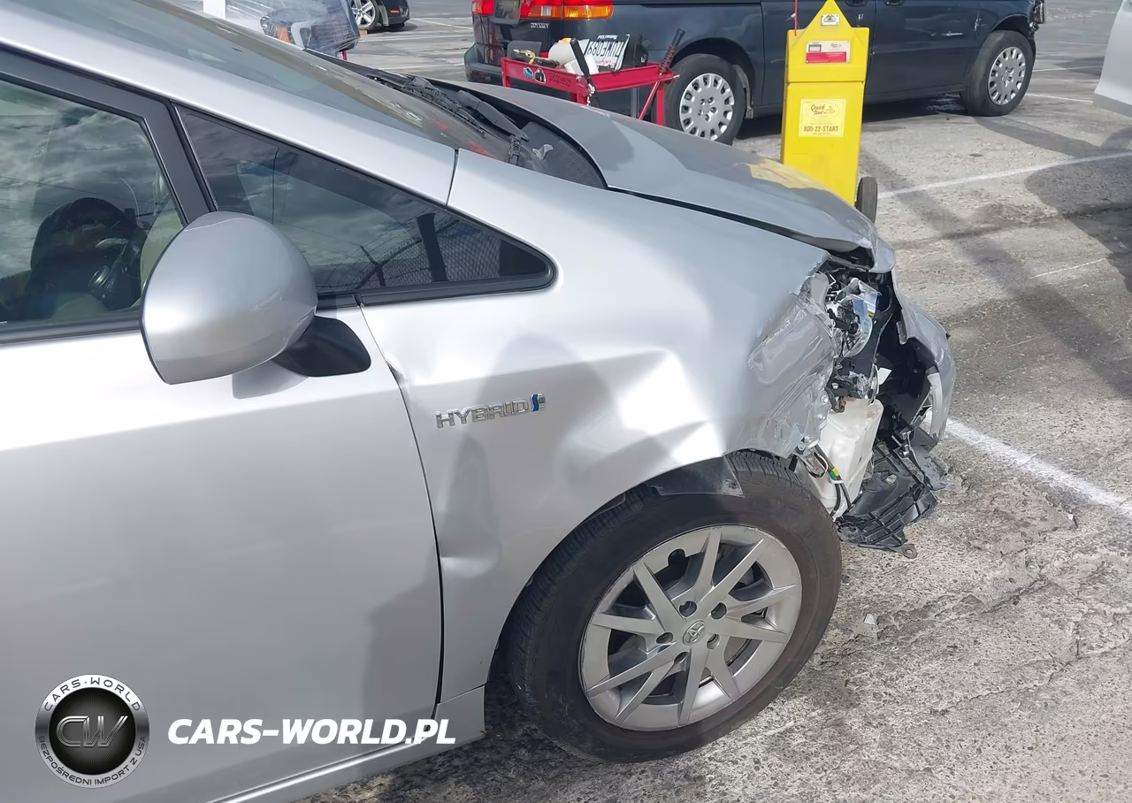 2017 Toyota Prius V Four VIN:JTDZN3EU7HJ055802 - 13