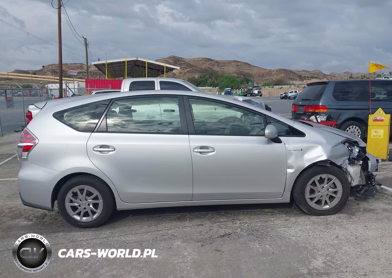 2017 Toyota Prius V Four VIN:JTDZN3EU7HJ055802 - 15