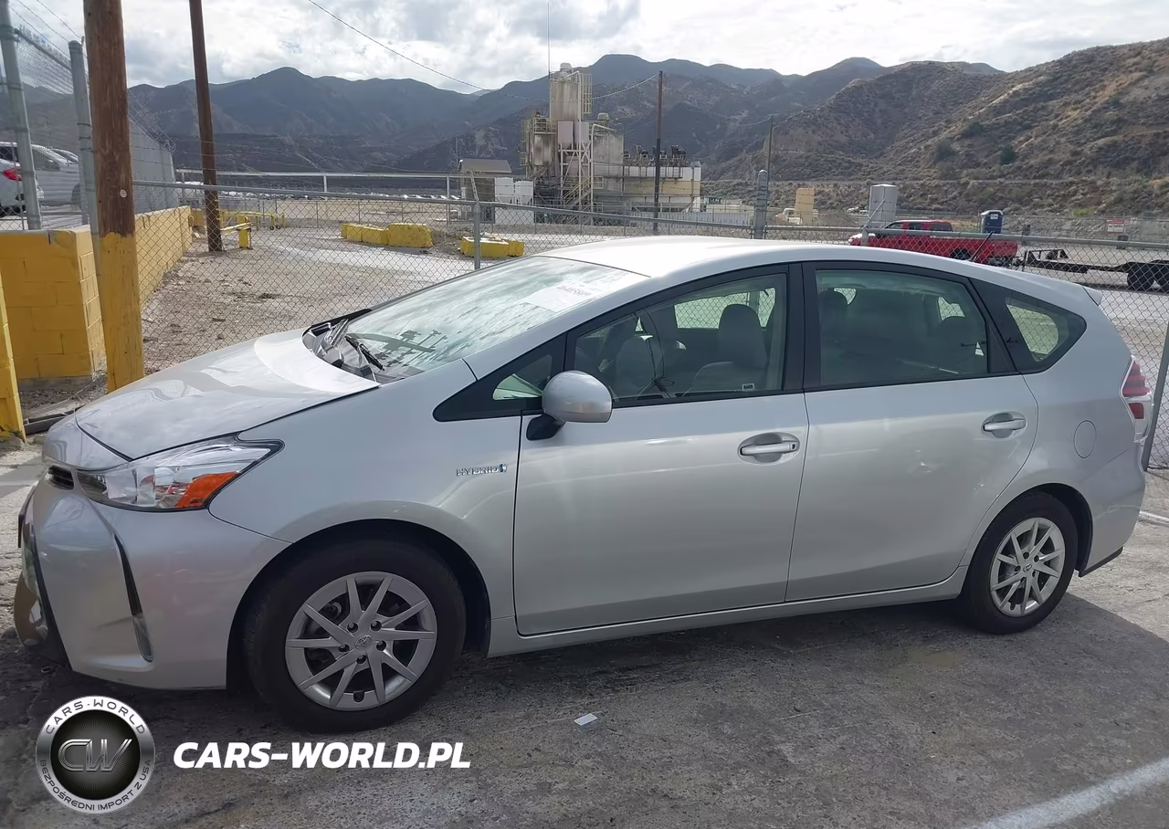 2017 Toyota Prius V Four VIN:JTDZN3EU7HJ055802 - 16