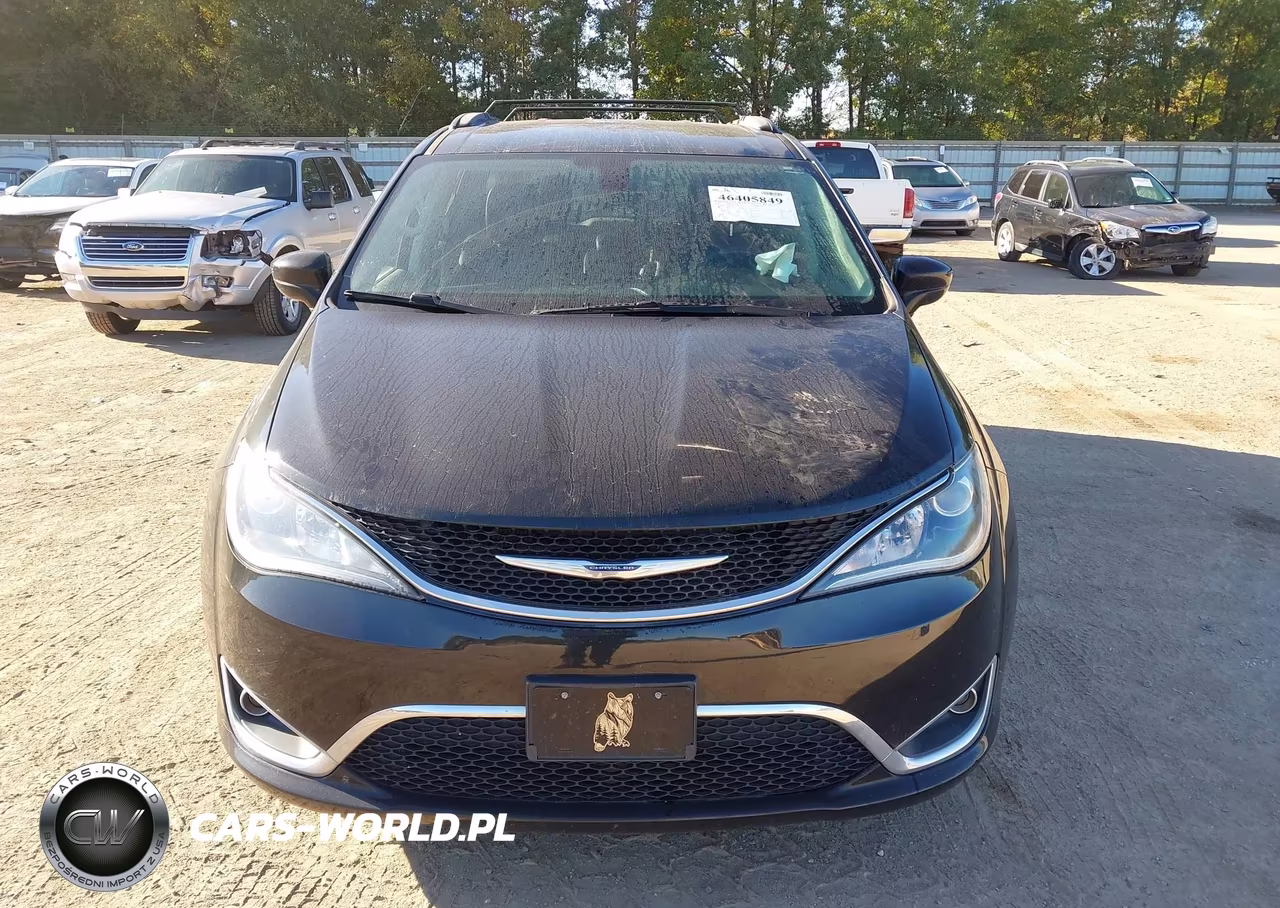 2017 Chrysler Pacifica Touring-L VIN:2C4RC1BG8HR821394 - 6