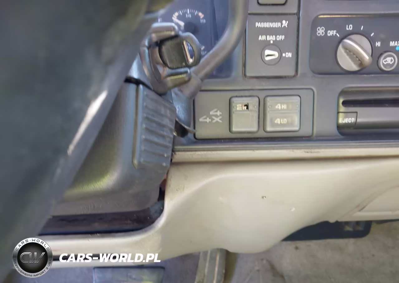 1999 Chevrolet Gmt-400 K1500 VIN:1GCEK19R0XR117574 - 11