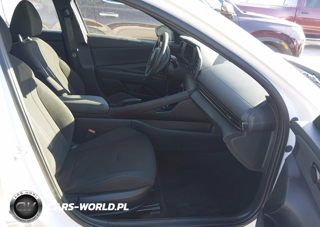 2026 Hyundai Elantra Sel Sport VIN:KMHLM4DG2TU241700 - 5