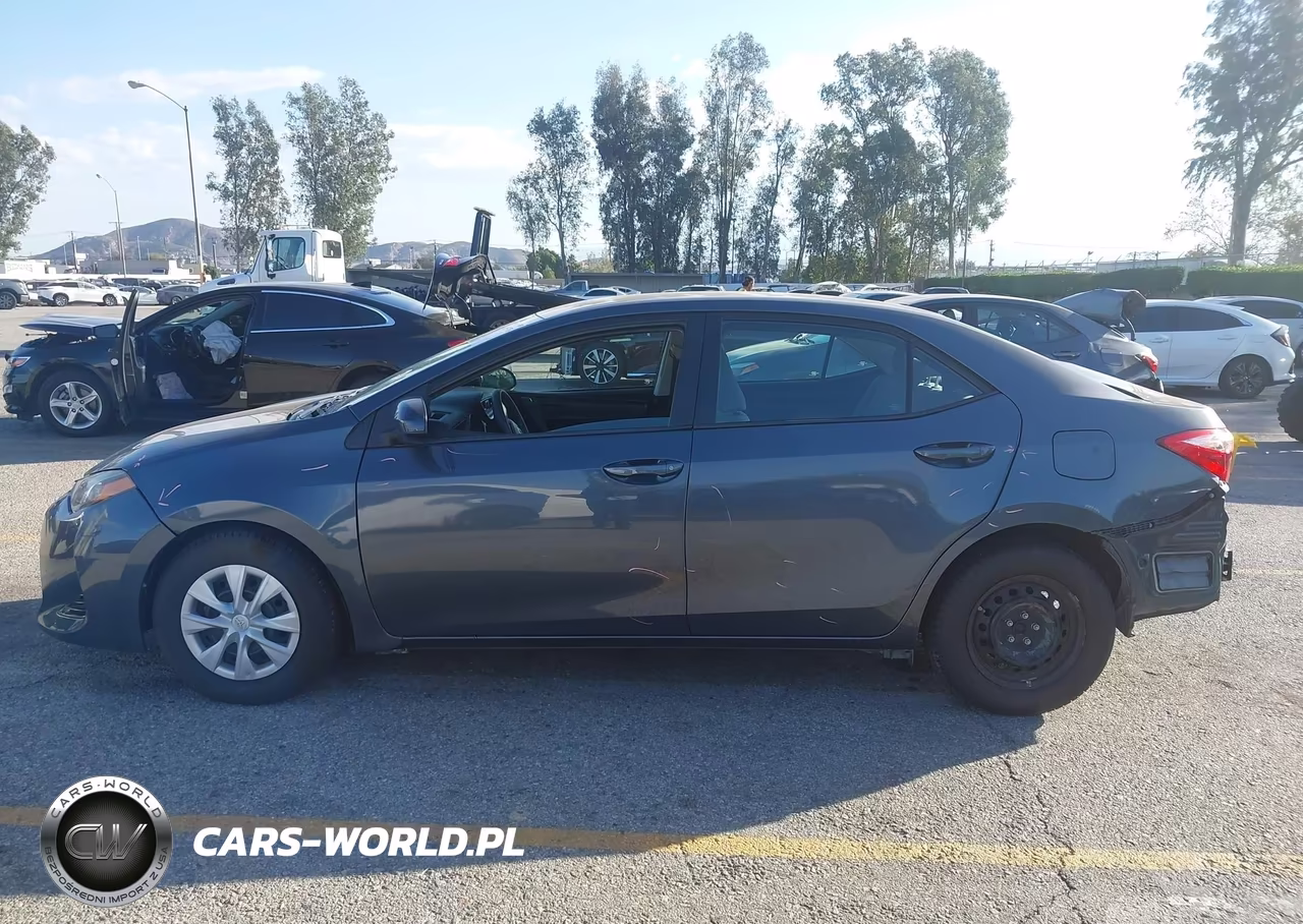 2017 Toyota Corolla L VIN:5YFBURHE8HP690129 - 14