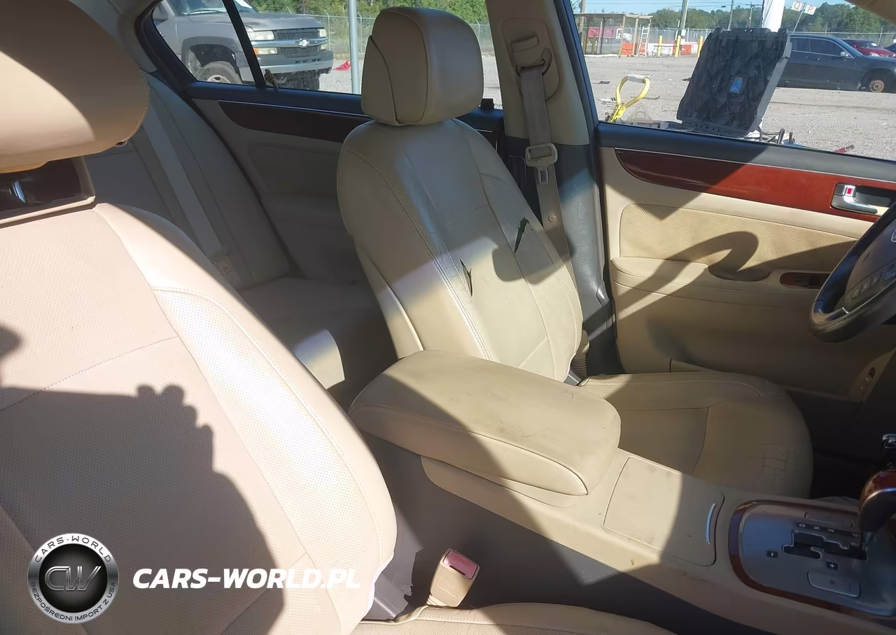 2012 Hyundai Genesis 3.8 VIN:KMHGC4DD6CU177977 - 5