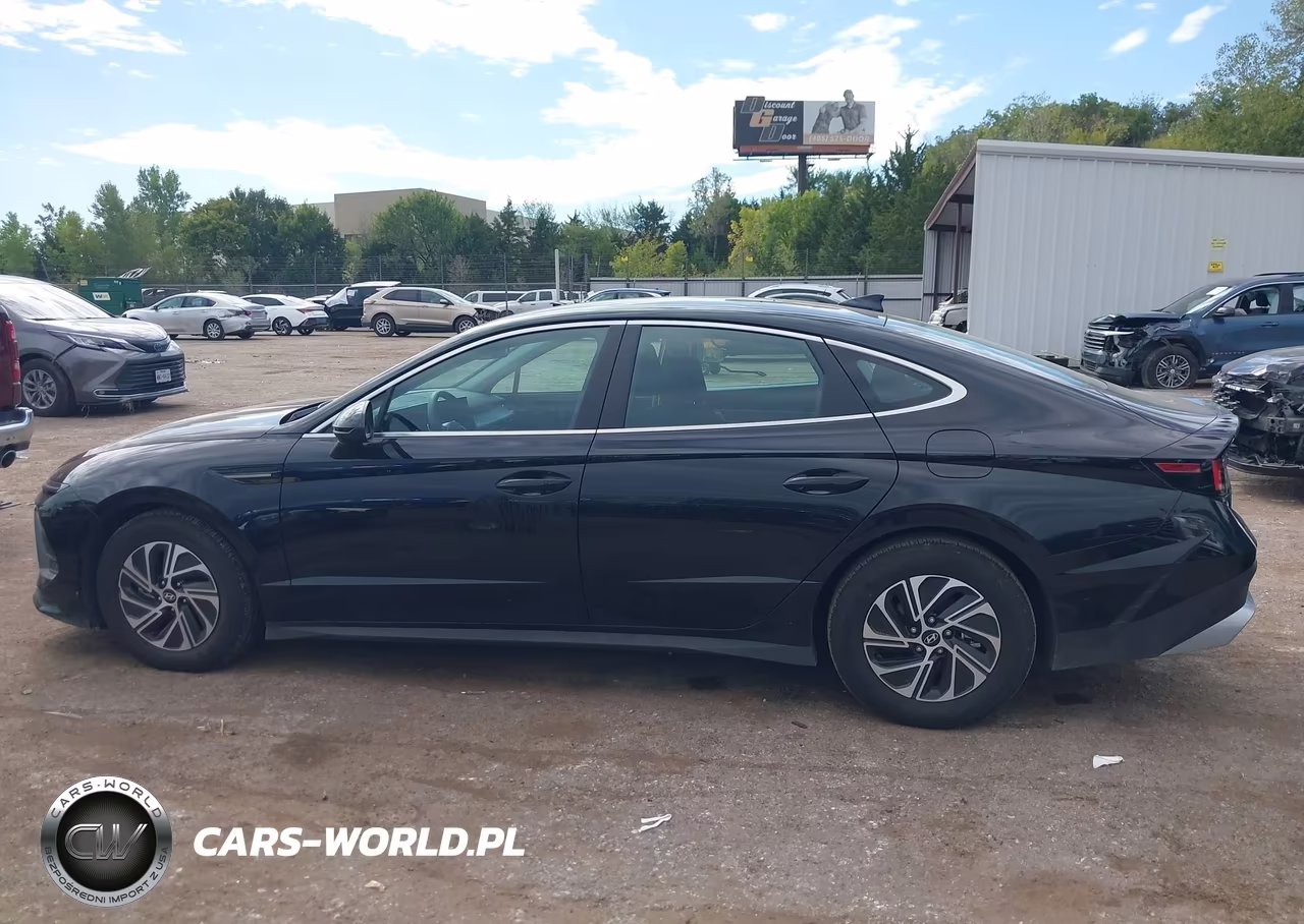 2026 Hyundai Sonata Hybrid Blue VIN:KMHL24JJ7TA174485 - 15