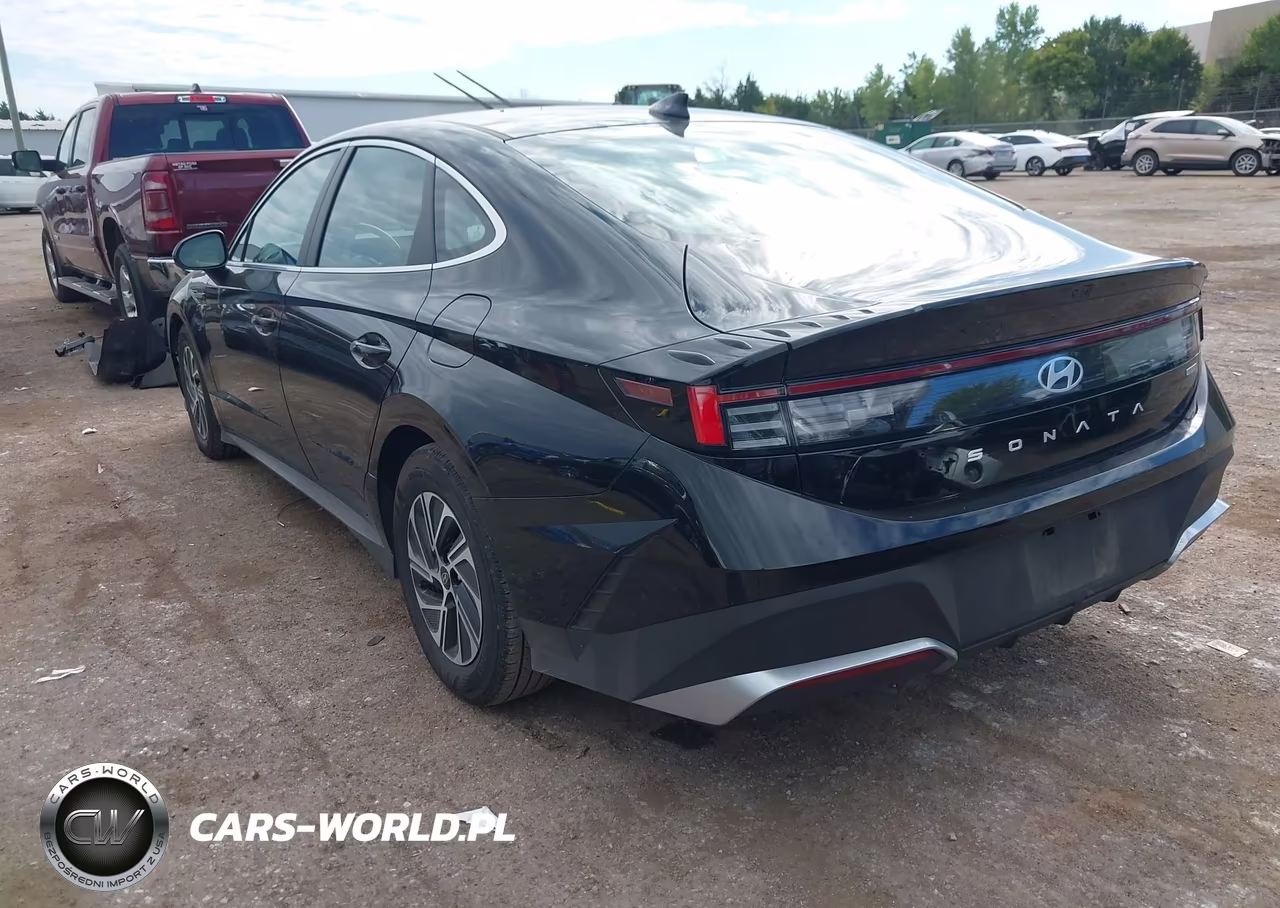 2026 Hyundai Sonata Hybrid Blue VIN:KMHL24JJ7TA174485 - 3