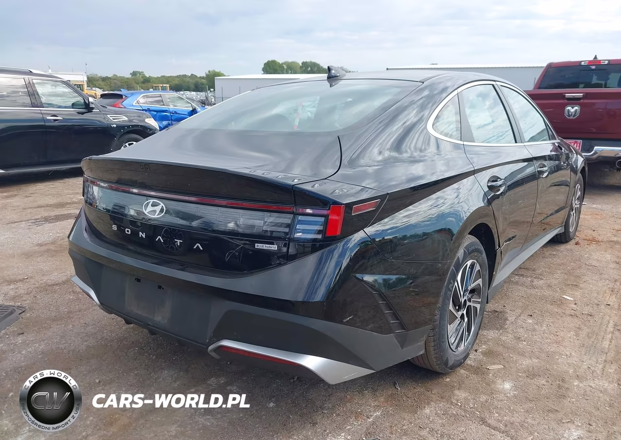 2026 Hyundai Sonata Hybrid Blue VIN:KMHL24JJ7TA174485 - 4