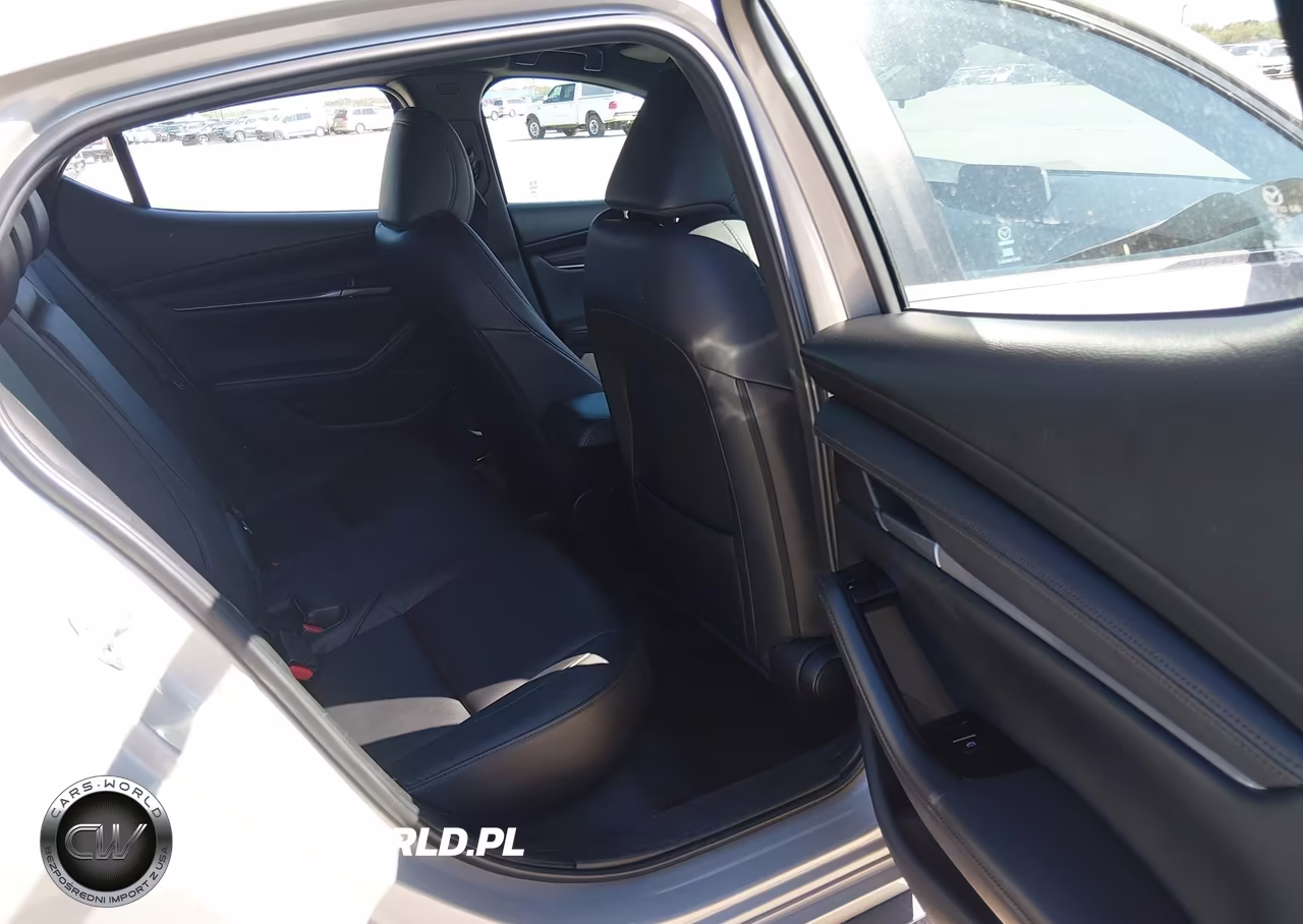2024 Mazda Mazda3 2.5 S Select Sport VIN:JM1BPAKM3R1721964 - 8