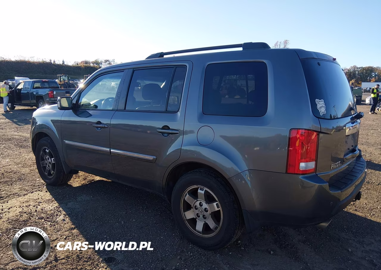 2011 Honda Pilot Touring VIN:5FNYF4H98BB046286 - 3