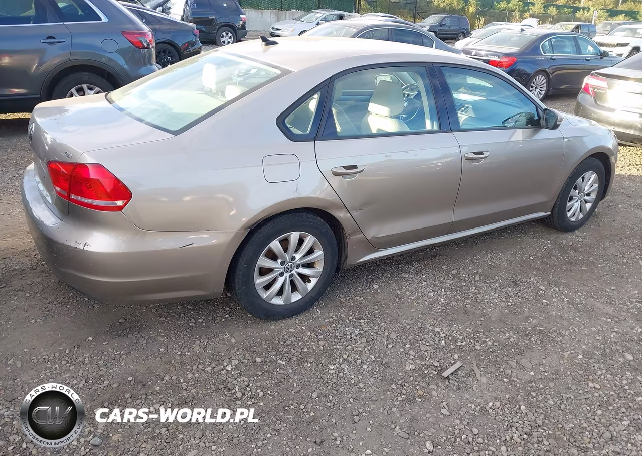 2015 Volkswagen Passat 1.8T Wolfsburg Edition VIN:1VWAT7A35FC060907 - 6