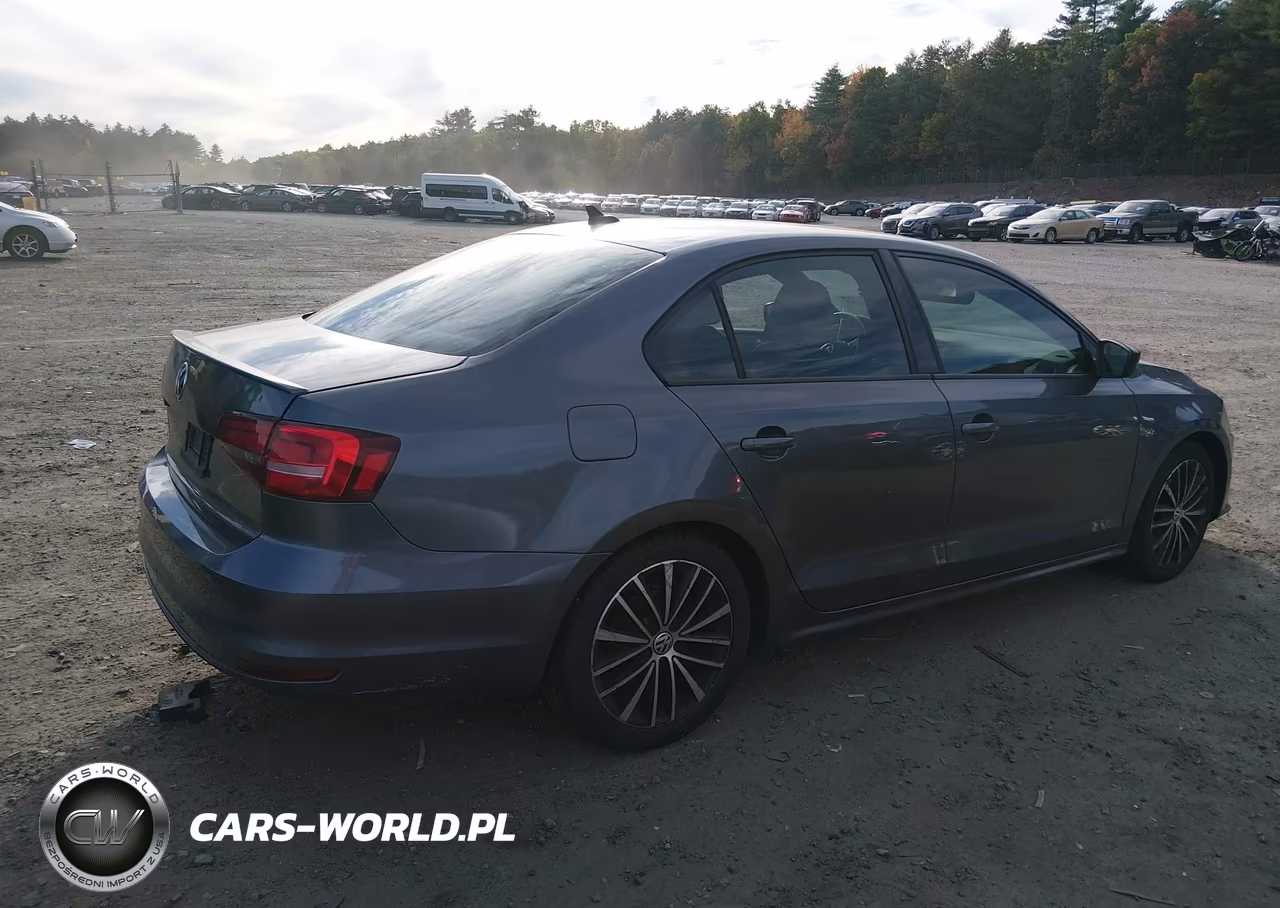 2015 Volkswagen Jetta 1.8T Sport VIN:3VWD17AJ1FM224718 - 4