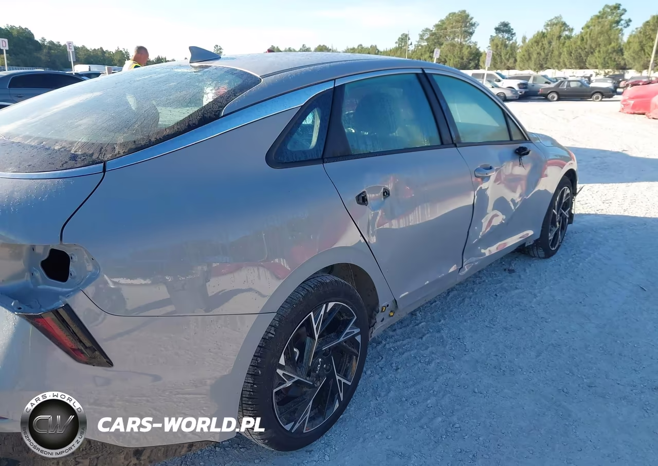 2027 Kia K5 VIN:KNAG64J72V5527819 - 18
