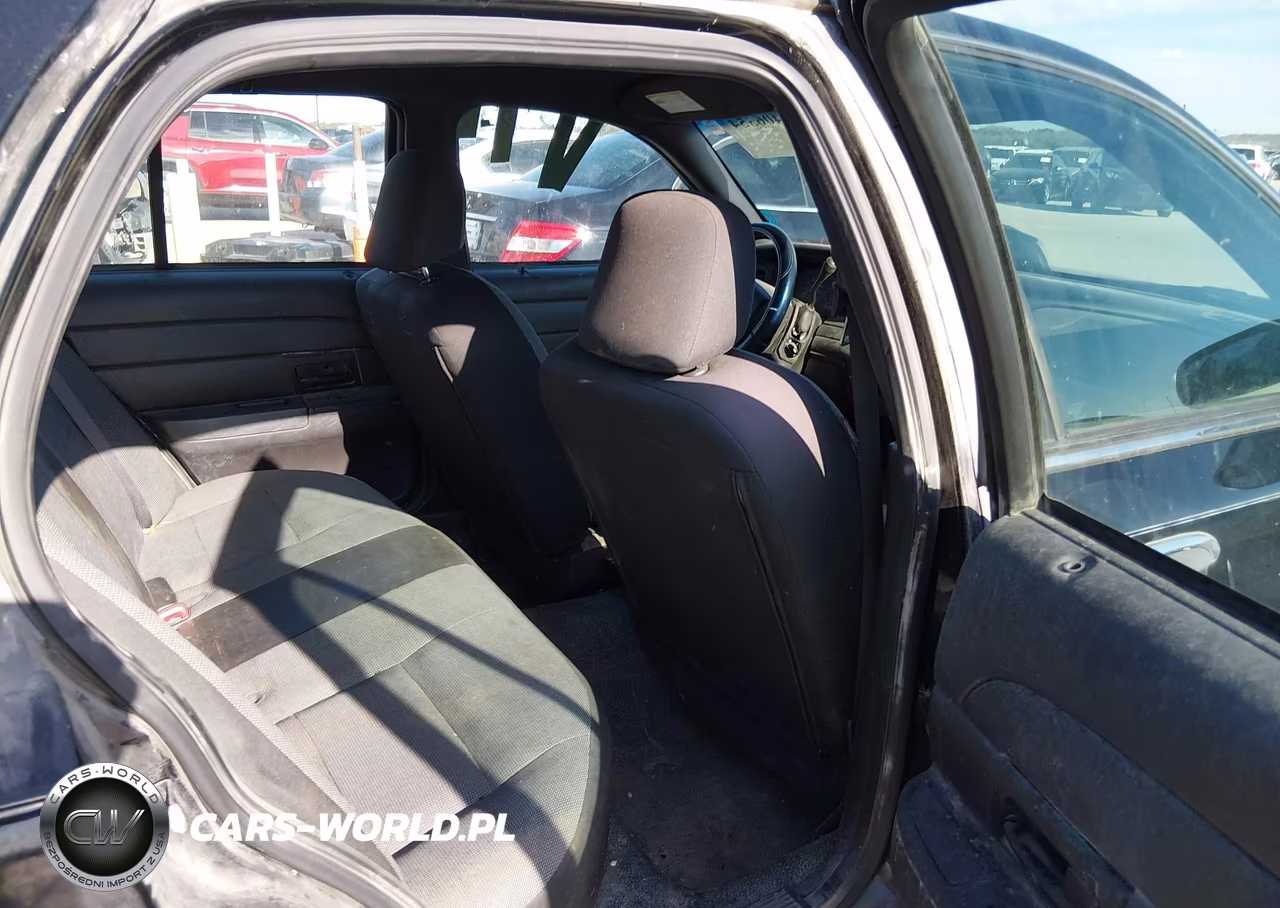 2006 Ford Crown Victoria Police-Police Interceptor VIN:2FAHP71W46X154530 - 8