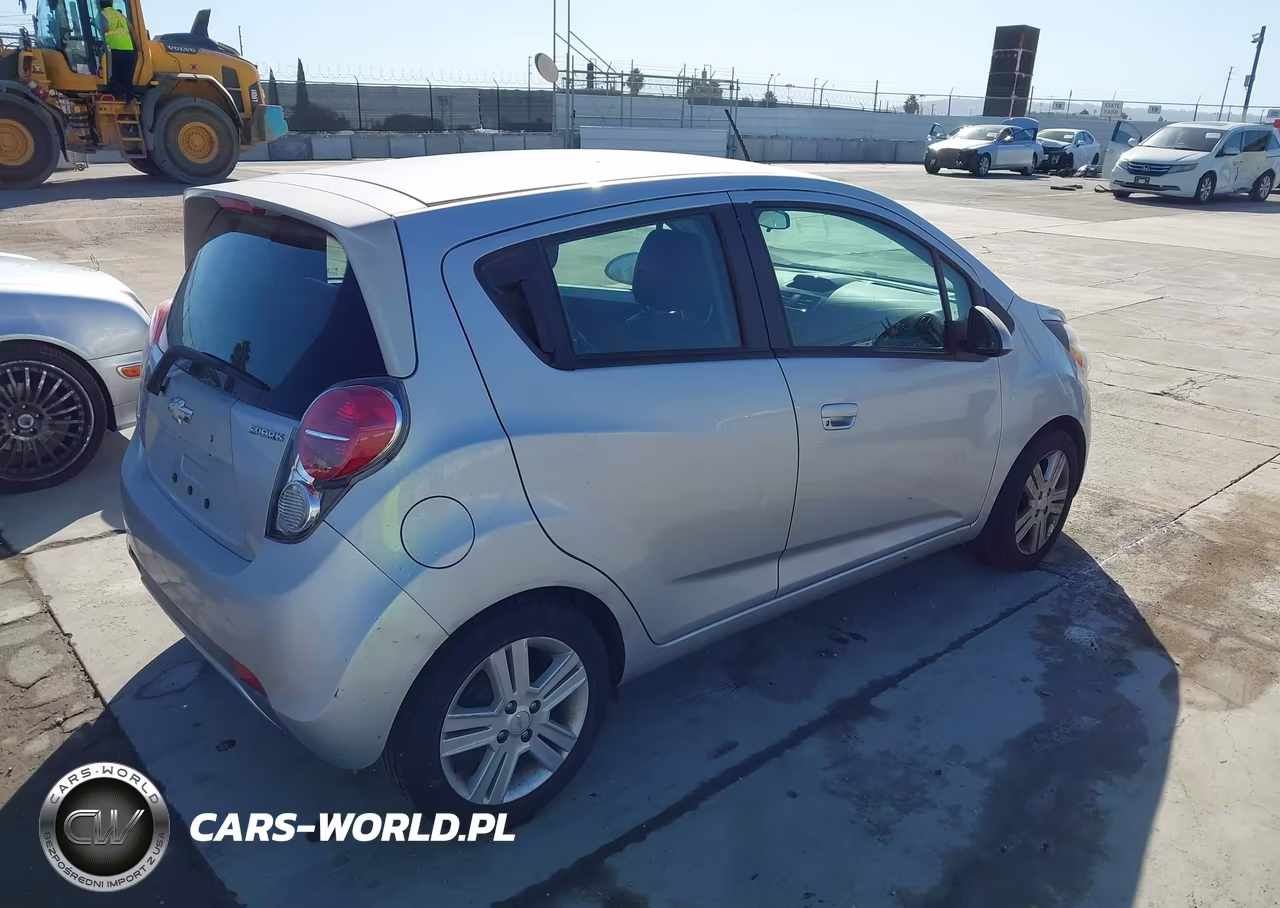 2013 Chevrolet Spark Ls Auto VIN:KL8CB6S94DC585992 - 4