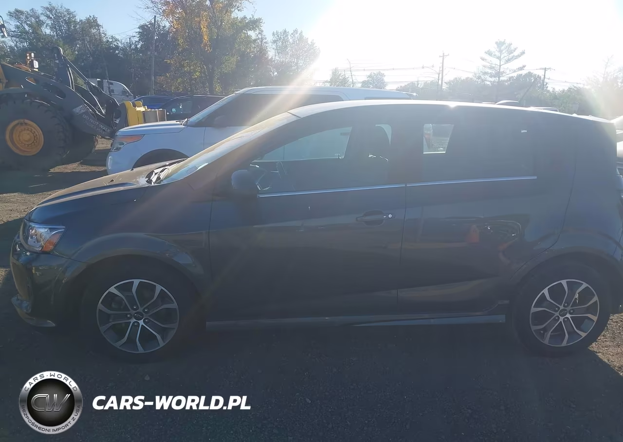 2019 Chevrolet Sonic Lt Auto VIN:1G1JD6SB7K4110896 - 14