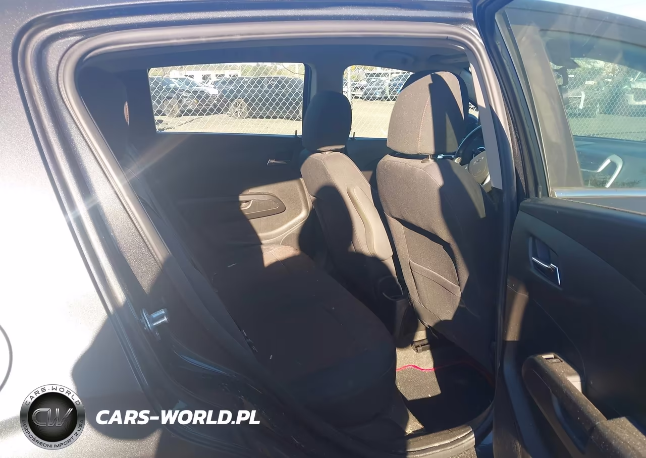 2019 Chevrolet Sonic Lt Auto VIN:1G1JD6SB7K4110896 - 8