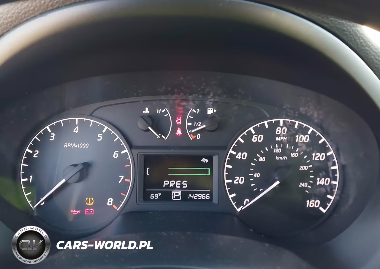 2017 Nissan Sentra S VIN:3N1AB7AP4HY348925 - 7